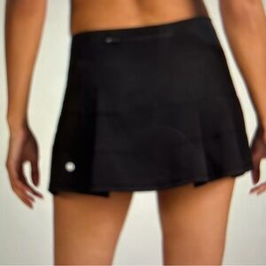 Lululemon skirt. Size 4. Black.